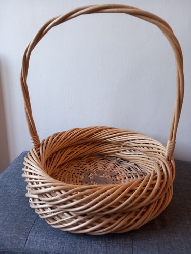 Circular large wicker basket - circular,