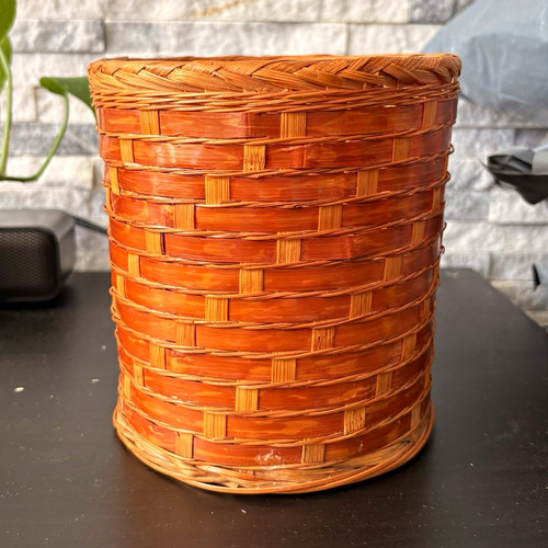 Round brown wicker - round, basket